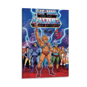 Könnte beinhalten: Leinwanddruck mit dem Artwork "He-Man and the Masters of the Universe". Das Bild zeigt He-Man, der ein Schwert hebt, mit anderen Charakteren und einem Hintergrund aus Burg und Blitzen. Der Titel ist oben zu sehen.