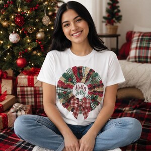 Holly Jolly PNG, Corona navideña PNG Lazo de patchwork navideño, Camiseta vintage, Diseños de sublimación para camisetas navideñas retro Descarga digital