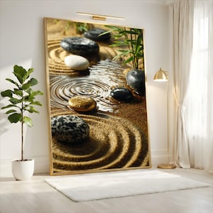Quadro su tela con pietre da giardino zen, sereno disegno di increspature di sabbia, bambù e riflessi d'acqua, decorazione naturale e rilassante, perfetto per una spa rigenerante.