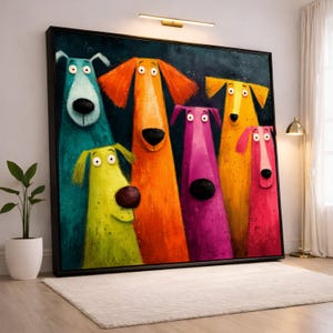 Könnte beinhalten: Ein großer, gerahmter Leinwanddruck mit einer farbenfrohen, skurrilen Illustration von sieben stilisierten Hunden. Die Hunde sind in leuchtenden Farbtönen von Türkis, Orange, Gelb, Pink und Rot dargestellt, mit großen Augen und schwarzen Nasen. Das Kunstwerk ist vor dunklem Hintergrund.