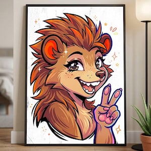 Könnte beinhalten: Gerahmte Cartoon-Illustration eines lächelnden, löwenartigen Charakters, der das Friedenszeichen zeigt. Der Charakter hat braunes Fell mit orangefarbenen Highlights, große Augen und ist von Sternen umgeben. Das Kunstwerk wird auf weißem Hintergrund gezeigt.