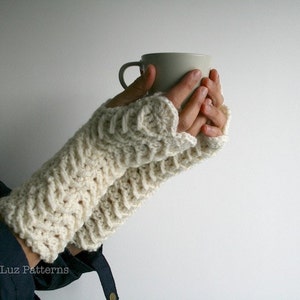 Crochet pattern, girl and women fingerless glove pattern, INSTANT DOWNLOAD wrist warmer crochet pattern117 image 1