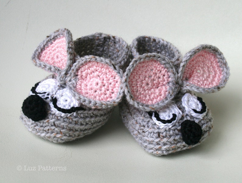 Crochet Pattern, Crochet baby booties pattern, sleepy mouse booties pattern INSTANT DOWNLOAD image 1