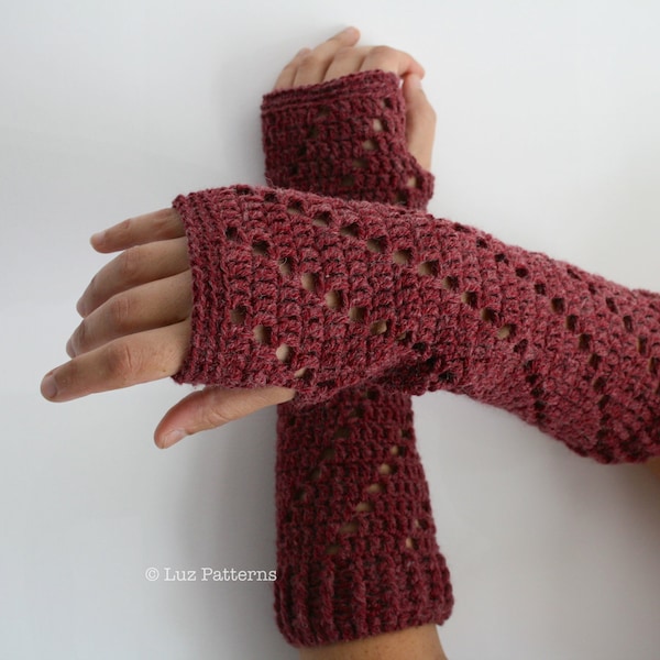 Crochet patterns, girl and women arm warmer pattern, wrist warmer crochet pattern, INSTANT DOWNLOAD fingerless glove pattern (113)