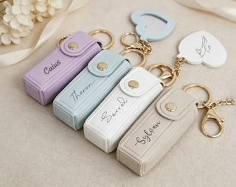 Llavero portalabiales personalizado con la flor de nacimiento, portabálsamo labial con nombre personalizado, regalo para damas de honor, regalo de cumpleaños para ella.