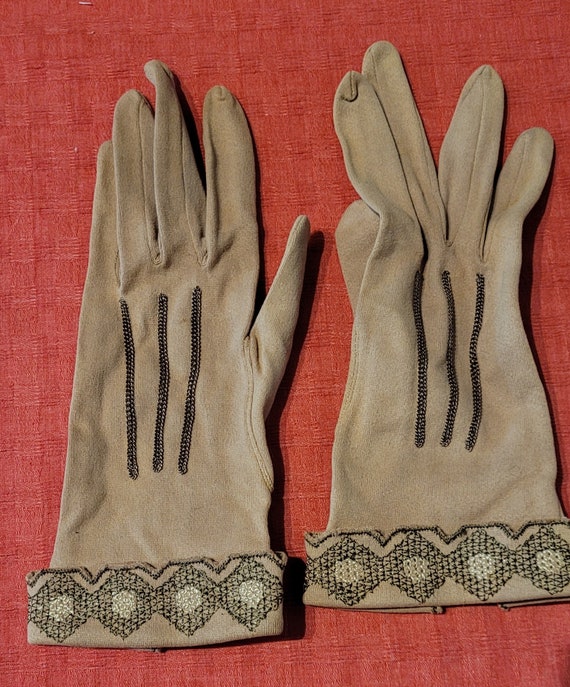 Vintage Brown Ladies Gloves - image 1