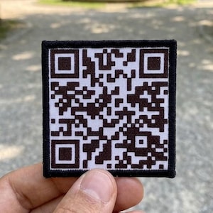 Rick Astley QR-Code-Patch, Never Give You Up Meme Patch, gesticktes Eisen zum Aufnähen auf Hook Loop Patches für Jacke, Hut, Rucksack, Kleidung