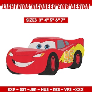 Op de afbeelding: Rood Lightning McQueen borduurontwerp met de tekst "LIGHTNING MCQUEEN EMB DESIGN" en "SIZES 3" 4" 5" 6" 7"" op een witte achtergrond. Het ontwerp toont het nummer "95" op de zijkant van de auto.