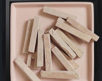 食べられるピンク色のスレートバー　天然素材のサクサクとした食感の素朴なお菓子　600グラム