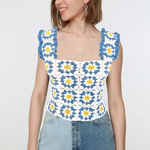 Women&#39;s Handcraft Daisy Crochet Top, Crochet Floral Top, Knitted Top, Granny Square Crop Top, Gift for her