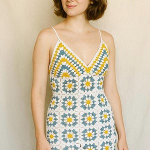 Handmade Crochet Grandma Square Mini Dress: Buntes Baumwoll Sommerkleid