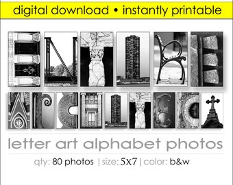 Könnte beinhalten: Schwarzweiß-Alphabet-Buchstabenkunstfotos mit 80 Bildern von architektonischen Details, jedes 13x18 cm groß. Die Buchstaben ergeben "ENTIRE ARCHITECTURE".
