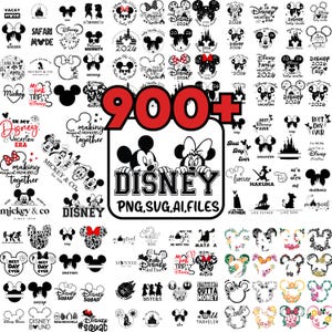 Op de afbeelding: Een verzameling van meer dan 900 Disney-thema PNG-, SVG- en AI-bestanden. De ontwerpen bevatten Mickey en Minnie Mouse, samen met verschillende Disney-gerelateerde afbeeldingen, logo's en tekstelementen. De ontwerpen bevatten de tekst "Disney", "Vacation" en "Family".