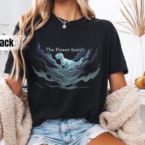 Comfort Colors® Kom ihåg vem du är-tröja, rolig evolution-skämt meme-tröja, kycklingdinosaurietröja