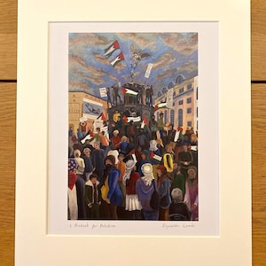 Protesta por Palestina, una impresión firmada con un soporte de tarjeta de alta calidad, 27,9 cm x 35,5 cm.