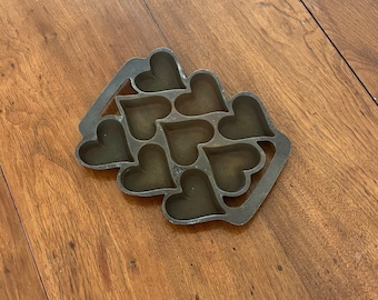 Vintage Cast Iron Sweet Heart Muffin Pan