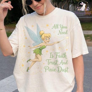Tinker Bell Glaube Vertrauen und Pixie Dust Shirt, Vintage Disney Fee Tee, Peter Pan inspiriert Grafik Shirt, Magisches Pixie Dust Disney Fan Geschenk
