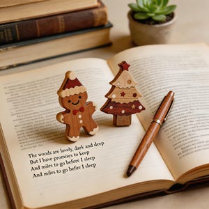 Hölzerne Lebkuchenmann-Figur, niedlicher Weihnachtsschreibtischdekor, Feiertags-Regalverzierung, kleiner Weihnachtscharakter-Dekor, Weihnachtsgeschenk