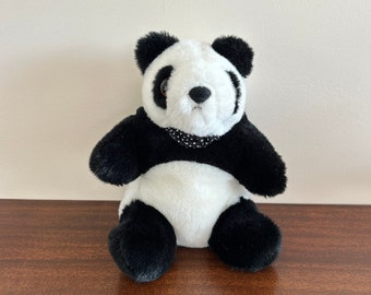 panda Panda Nike Dunk Low GS HQ9294-200 | SneakerNews.com