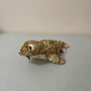 Fins the seal beanie baby 7.5” at VelmasVintageToys
