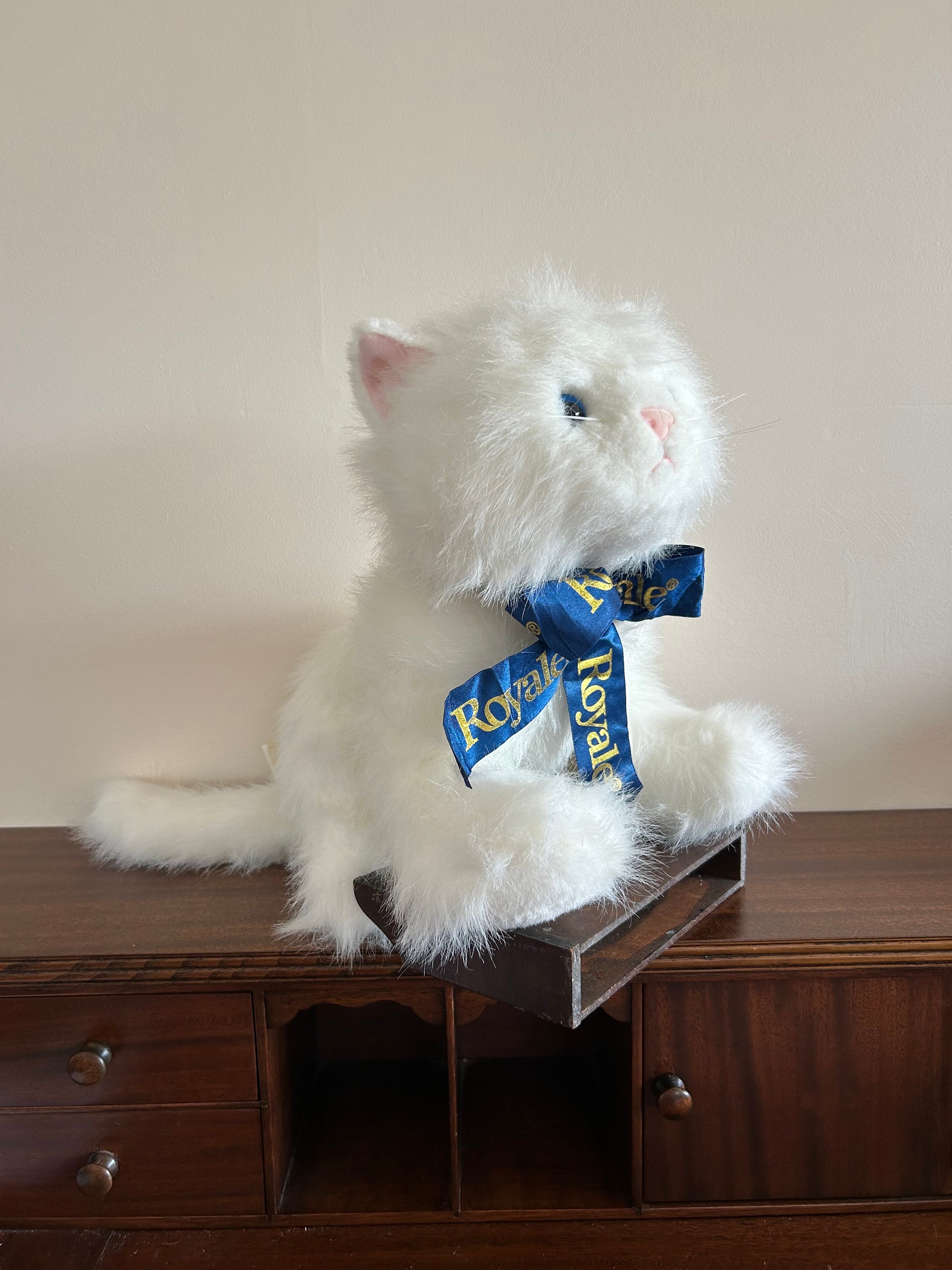 Snowbell Stuart Little Cat Breed Stuart Little [Paperback] White