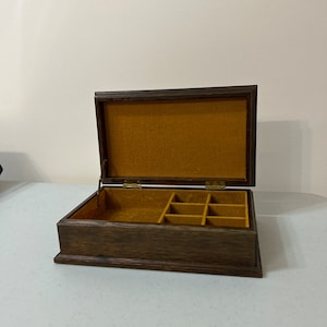 Antique jewelry box with ships European print on lid at VelmasVintageToys