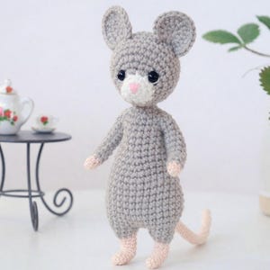 かぎ針編みパターン Simply Sissi | ドールハウスのネズミ | 初心者向けあみぐるみネズミ | PDFダウンロード