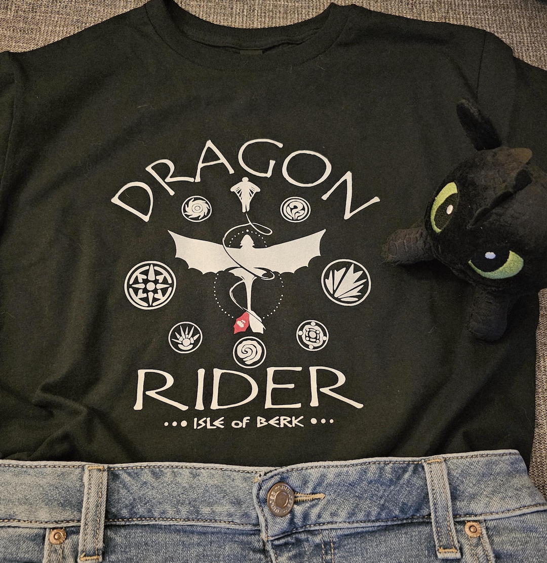 How to Train Your Dragon T-shirt, Dragon Rider Class Crests, Isle of ...