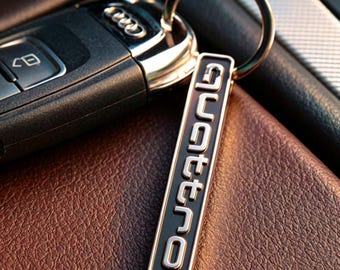 Llavero metálico Audi Quattro con relieve 3D, llavero resistente para coche, regalo ideal para todos los propietarios de Audi.