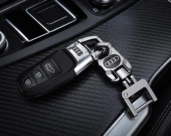 Llavero metálico Audi, resistente, giratorio, con cuatro anillas, con emblema, ideal como regalo para los amantes de los coches.