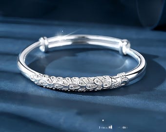 Brazalete ajustable de plata pura para mujer, un regalo de San Valentín para esposa, novia o madre.