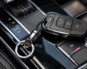 Llavero de coche Audi, de metal, con anilla elástica negra, accesorio de lujo para coche, regalo para él.