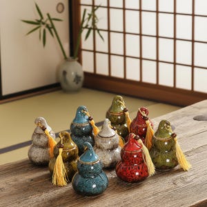 Mini Ceramic Tea Jar Gourd Bottle Small Storage Jar Portable Herb Container Retro Pottery Spice Jar Decorative Bottle Gift