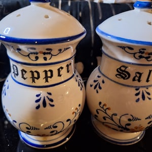 Vintage Japanese Salt and Pepper Shakers - Etsy