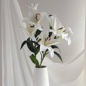Real Touch Moisturizing Lily Artificial flower Silk Lily Bouquets , Wedding Centerpieces Arrangement, Fake Flower Lily Home Decoration LL01