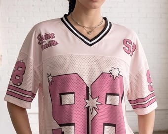 Cyber Y2K Graphic Baby Tee – Aesthetic Racing Style Contrast Collar Top – Edgy 2000s Streetwear T-Shirt – Chic Sporty Crop Top – Retro Cyber