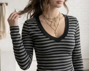 Y2K Striped V Neck Top – Black and Gray Long Sleeve Shirt – Slim Fit Aesthetic Tee – Indie Grunge Style Top