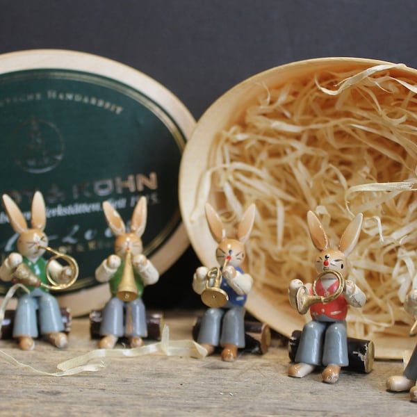 Vintage Wendt & Kuhn Miniature Wood German Bunny Orchestra Hand Painte Original Box