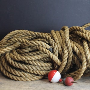 Vintage Hemp Three-Strand Heavy Duty Twisted Rope  100 Feet  1/2&quot;
