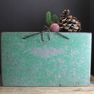 1940s Green Metal Cooler  Zinc Galvanized Interior  Retro Camp Decor