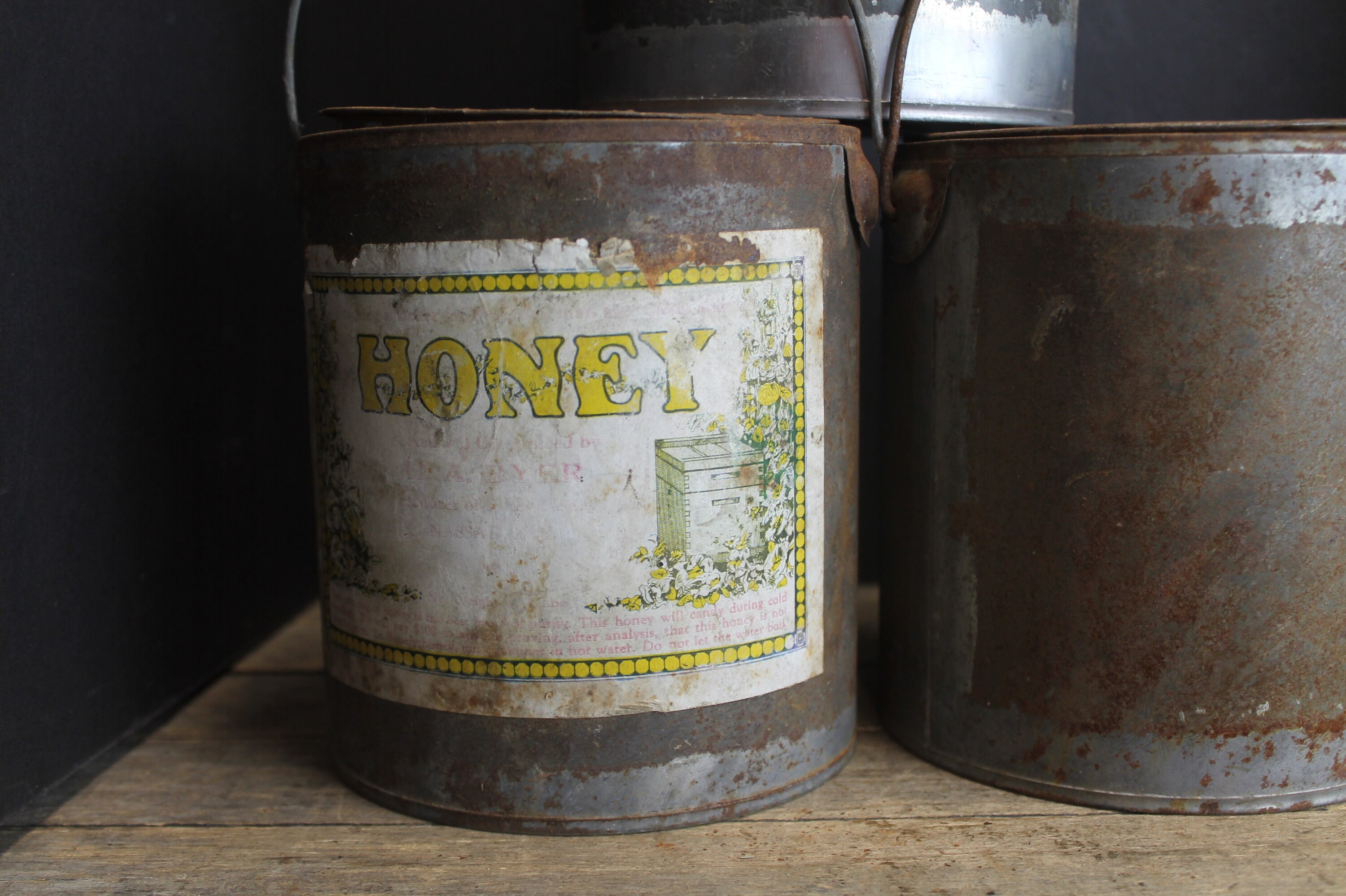 6 Vintage Quart Size Paint Cans With Handles and Lids // Etsy