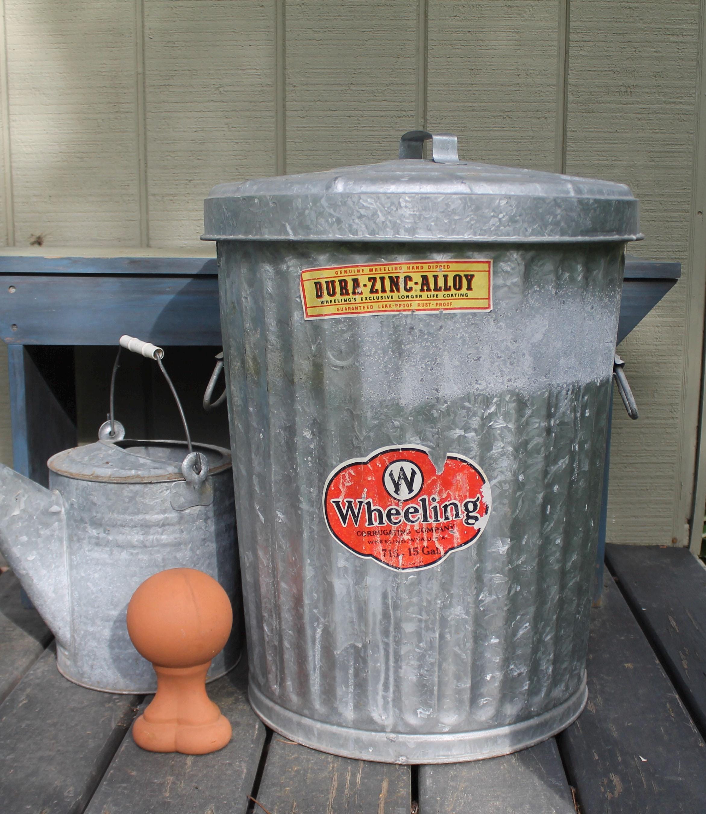 Vintage Garbage Can With Lid