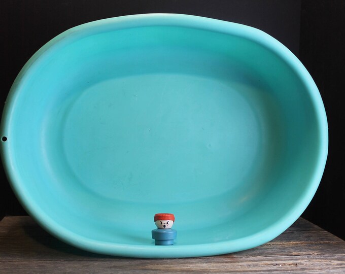 Vintage Turquoise Blue Rubbermaid Tub // Retro Rubbermaid // Baby
