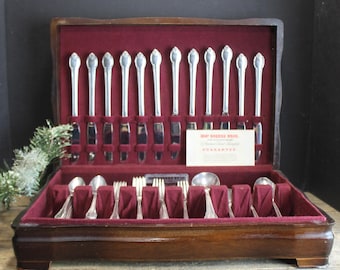 1847 Rogers Bros Remembrance Silver Plate Flatware Set for 12, 77 Pieces, Wood Chest