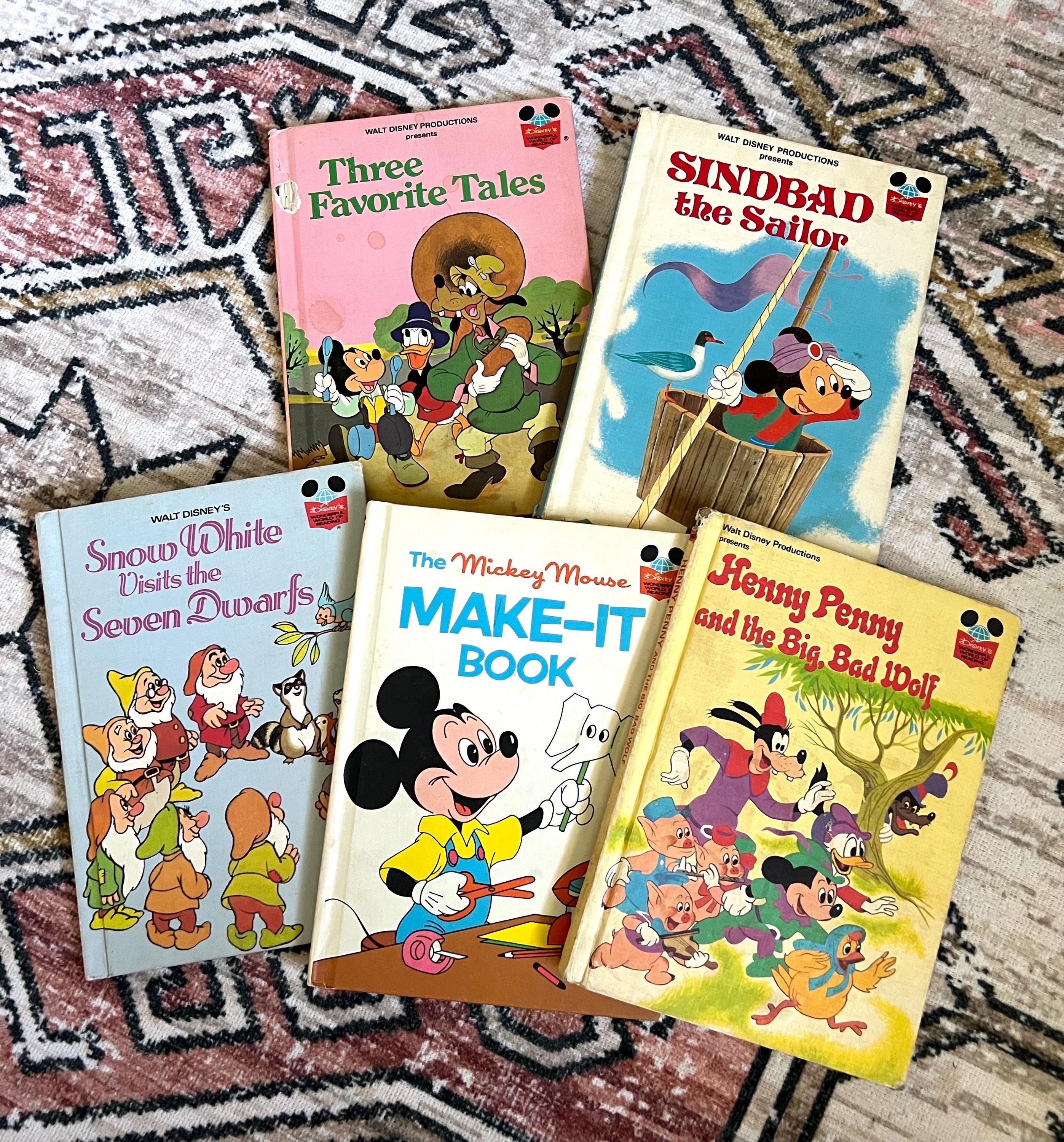 Walt Disney  White 絵本 ビンテージ Vintage 1970s Disney Wonderful World of Reading Hardcover Book