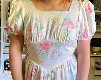 Vintage 1980s White Floral Puff Sleeve Dress