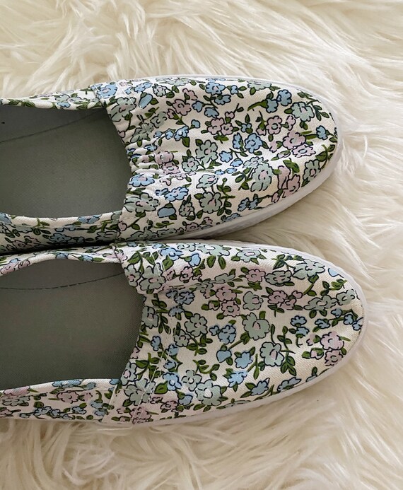 Vintage 1990s Blue Floral Slip On Sneakers - image 3