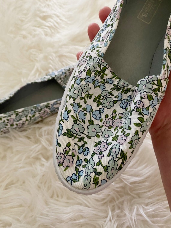 Vintage 1990s Blue Floral Slip On Sneakers - image 4