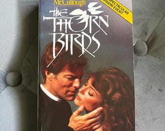 Vintage 1982 The Thorn Birds by Colleen McCullough / Paperback Book