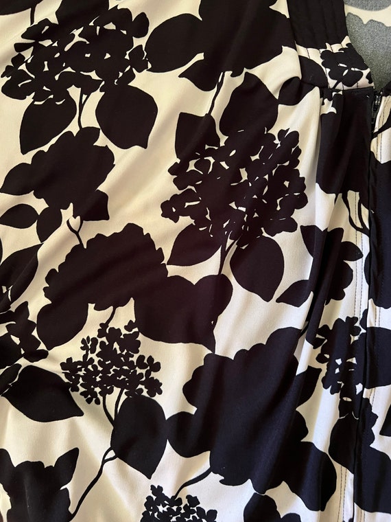 Vintage 1980s Handmade Black and White Floral Nig… - image 6